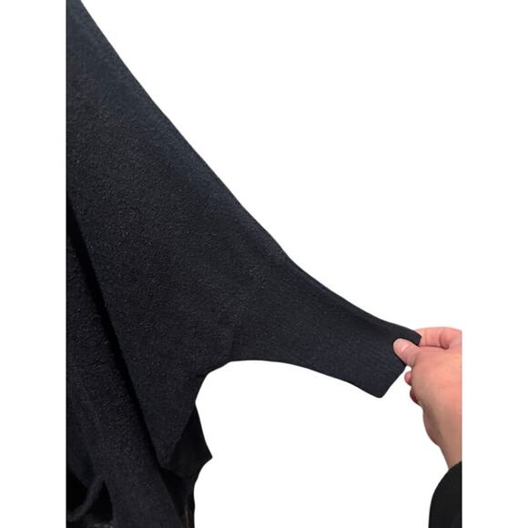 Barefoot Dreams CozyChic Lite Cliffside Wrap Open Front One Size black and gray - Picture 4 of 7